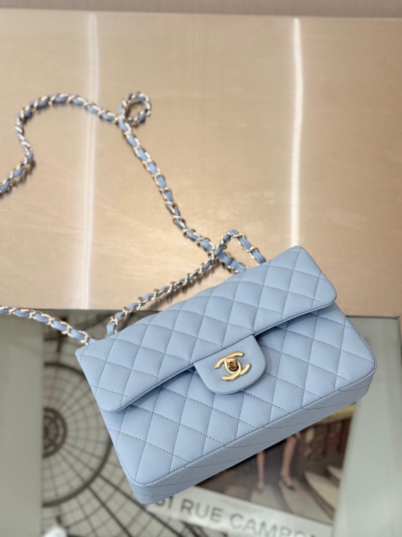 Sky Quilted Chain Bag Blue Light